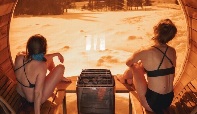 Tranquil Seaside Getaway - hot tub -sauna -private