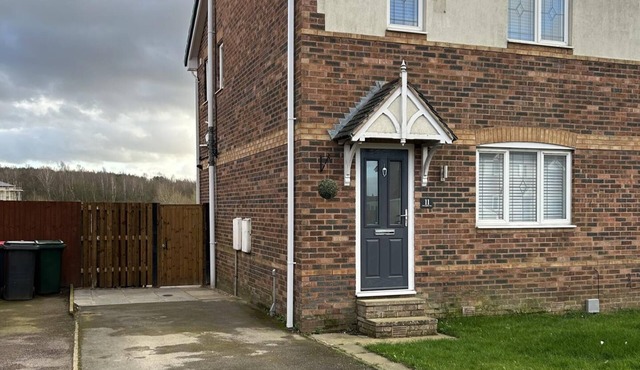 Tranquil Sheffield Retreat - 3 Bedroom House