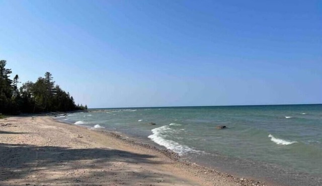 Tranquil Shores Lake Huron Beachfront-Modern and Luxurious