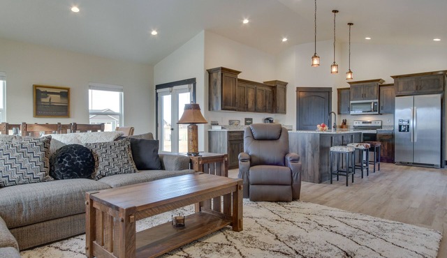 Tranquil Silverwood Estates < 1 Mile to River!