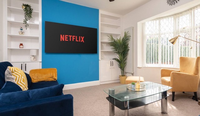 Tranquil & Spacious Hideaway - Pool Table - Hottub