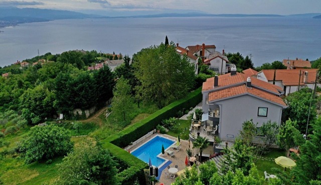 Tranquil Spacious Villa with Private Pool - Five Bedroom Villa with Balconies