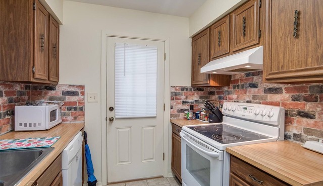 Tranquil Stay, Prime Location Near Shopping Dining Hospitals and Casinos