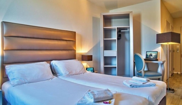 Tranquil Stay with Free Parking and Near the Adour River