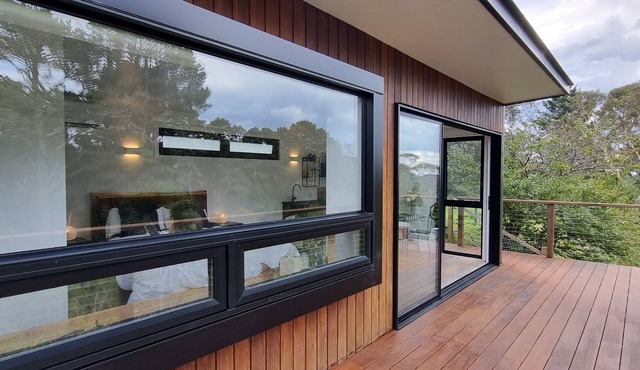 Tranquil Studio Retreat in Leura with Private Bush Outlook.