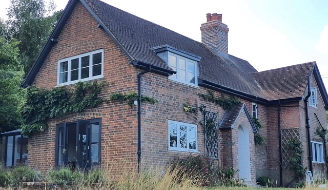 Tranquil & stylish cottage in Minstead, New Forest