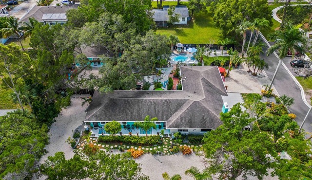 Tranquil Tide Villa -Riverview w/pool on riverwalk, near AMI beach, pet friendly