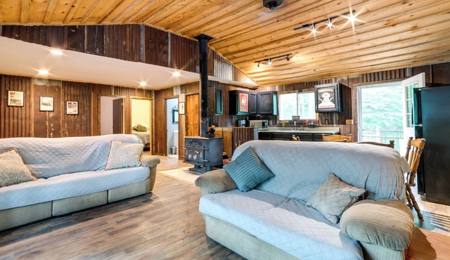 Tranquil Tioga Retreat w/ Private Hot Tub!