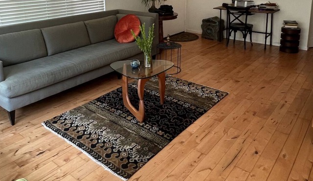 Tranquil Townhouse - 20 Minute Walk From the Beach!