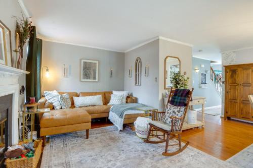 Tranquil Townhouse Retreat with Deck in Germantown!