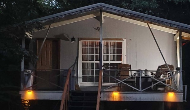 Tranquil Treehouse Cottage 10 mins from Downtown Canton