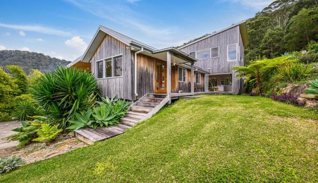 Tranquil Treetop Haven 3BR House with breathtaking views