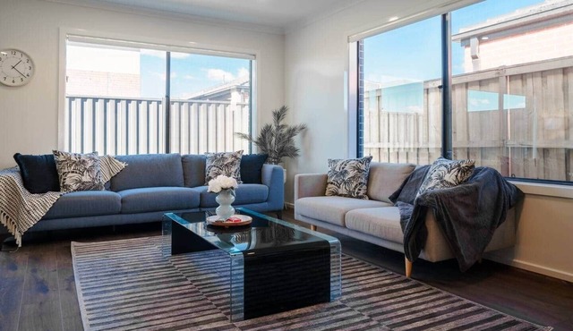 Tranquil Truganina Escape