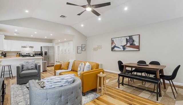 Tranquil TU Getaway! EXPO/Route 66/Cherry St -3bd