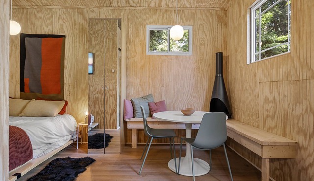Tranquil Tucker Midcentury Tiny home near shops