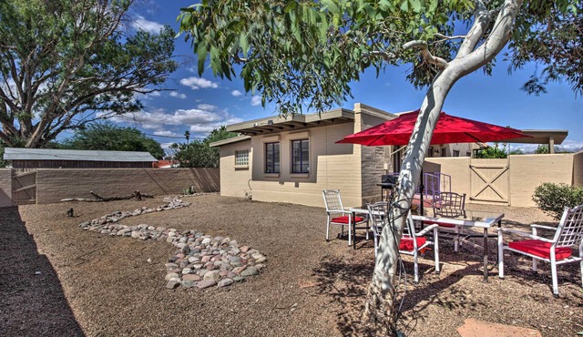 Tranquil Tucson Home w/Yard - Walk to U of A
