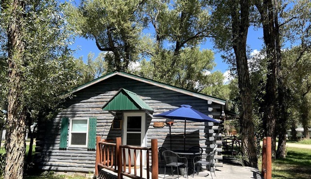 Tranquil Two Bedroom Cabin in Riverside, Wyoming