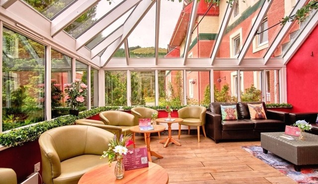 Tranquil Tyndrum Retreat with Scenic Walks and Wildlife Watching