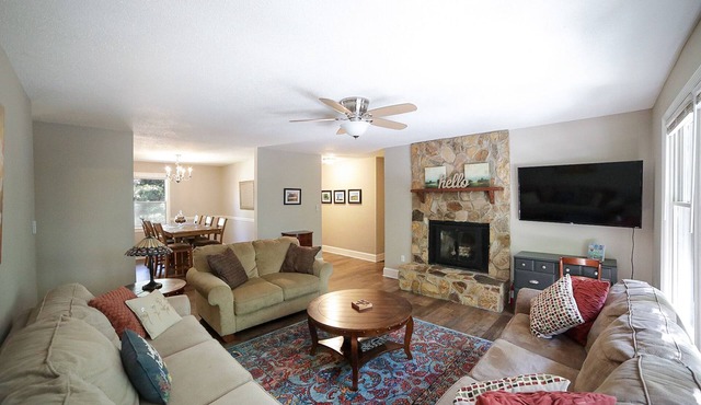 Tranquil Updated Home Mins to UGA & Downtown
