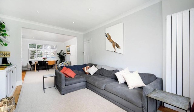 Tranquil Urban Retreat in London