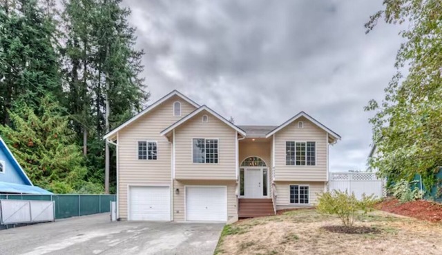 Tranquil Urban Oasis in Bonney Lake