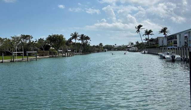 Tranquil WATERFRONT 2-bedroom condo on Sanibel Island minutes to the beach!