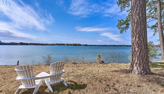 Tranquil Waterfront Cottage with Private Beach!