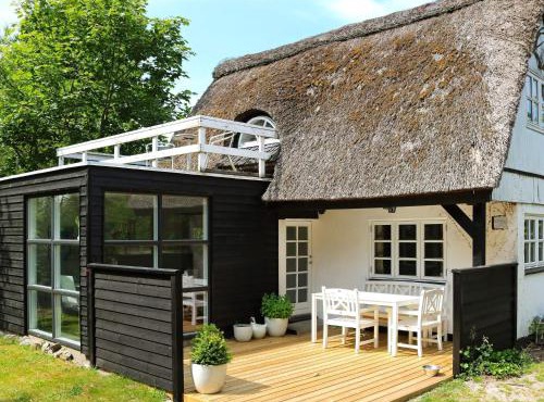 Tranquil Waterfront Cottage-By Traum