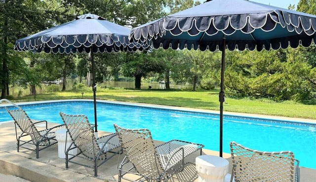 Tranquil Waterfront Retreat with Private Pool on Grocelys Cove