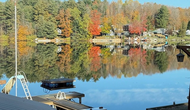 Tranquil waterfront retreat 3-bedroom house with WiFi in charming Bath NY