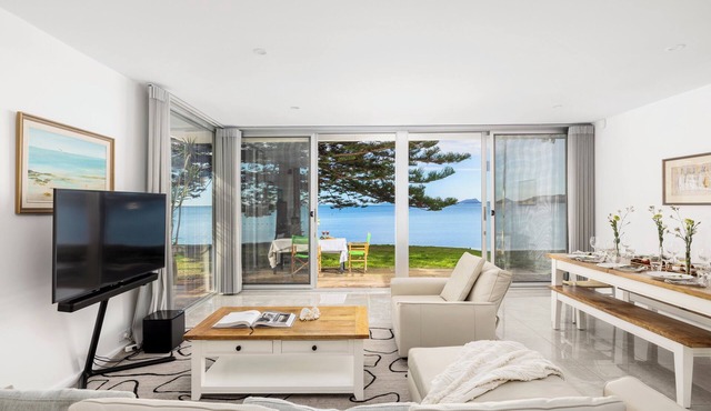 Tranquil Waters - Luxury Waterfront Home with Stunning Views