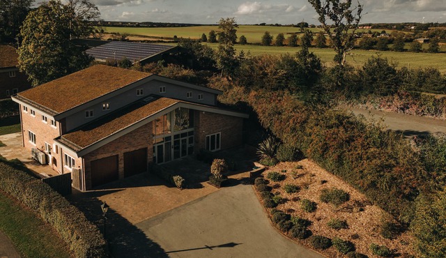 TRANQUIL WATERS WELLNESS RETREAT, family friendly in Farnsfield