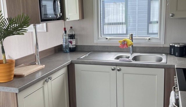 Tranquil Waterside Lodge in Tunstall