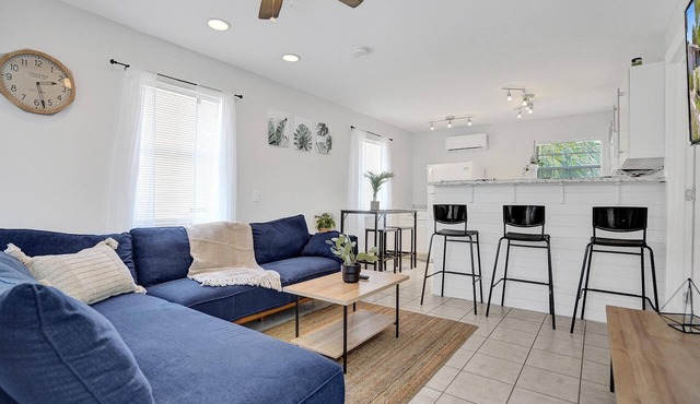 Tranquil Wilton Hideaway w/Retro Star Wars Arcade!
