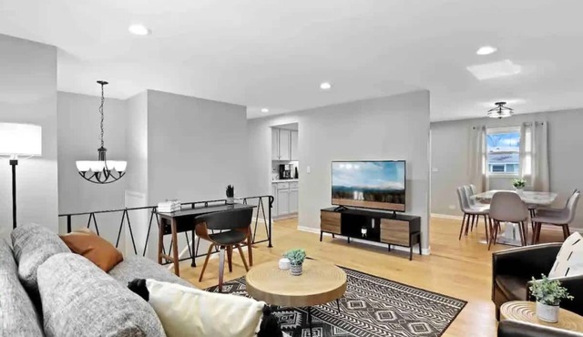 Tranquility 4BR Schaumburg
