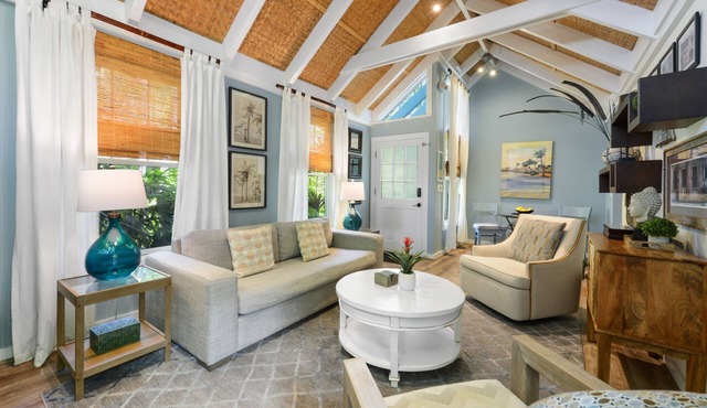 "Tranquility " At Ann Street Gardens Steps From Duval