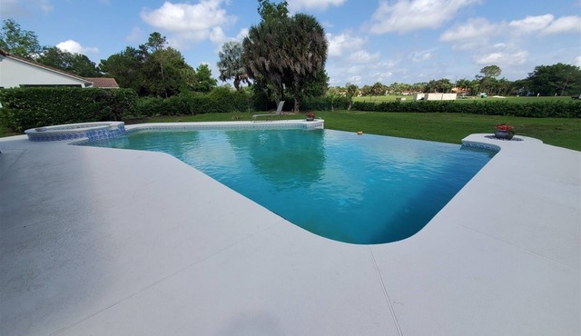Tranquility at Swiss! | Pet friendly pool home!