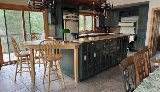 Tranquility awaits you in this luxurious 3 bedroom chalet with sleep camp