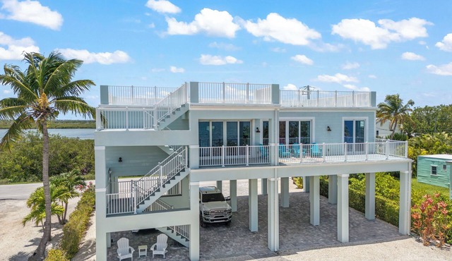 Tranquility Bayview House-Ocean Front with pool, boat basin and boat ramp