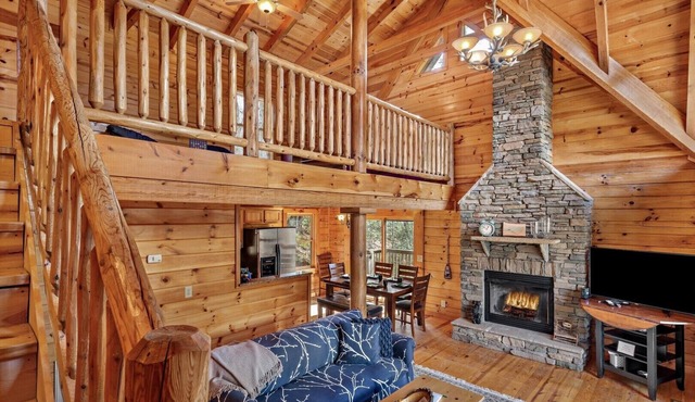 Tranquility - Brand new hot tub, 3bd/3ba, pool table, river access, community lake