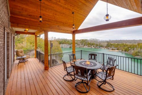 Tranquility Lake Getaway on 27 Acres!