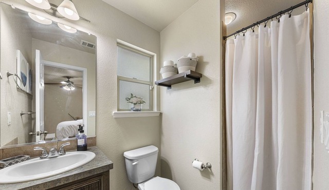 Tranquility Pad- Entire Luxuriously furnished home for short and long term stays