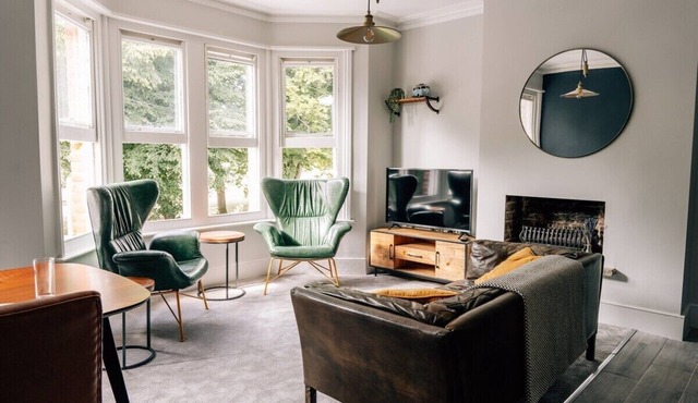 Tranquility Parkside luxury 2 bed garden apartment