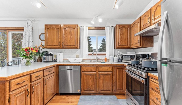 Tranquility Residence - Family-Friendly w/Yard