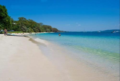 Tranquility Shores 500m to Dutchmans Beach