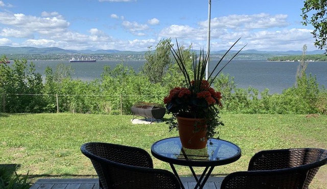 Tranquility - view of the river, Lévis