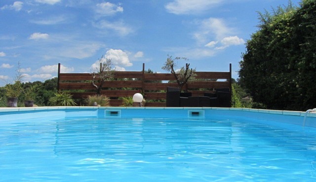 Tranquillity assured in this spacious and luminous villa