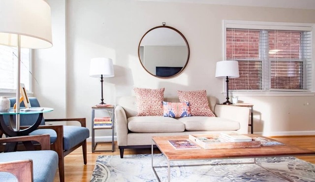 Transit-Friendly Home/Old Town/Parking