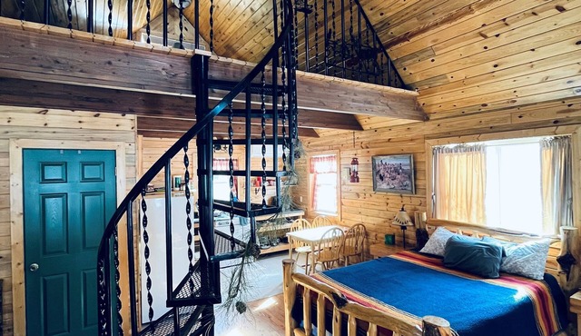 Trapper Cabin, Greyhouse Inn Vacation Rentals