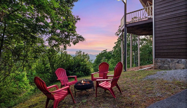 Trapper John's: private 4 bedroom, 3 bath lodge w/amazing views & amenities!